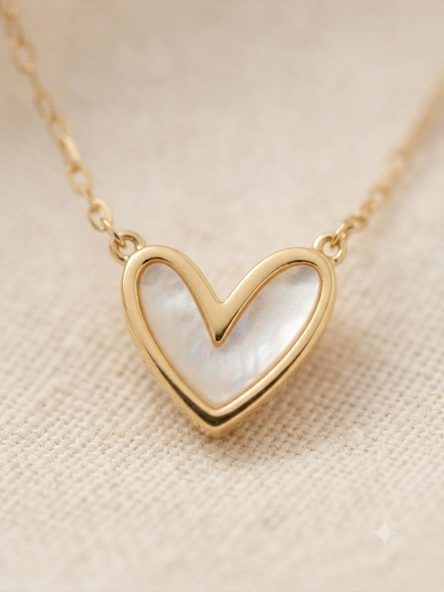 Collar Dama corazón dorado centro blanco