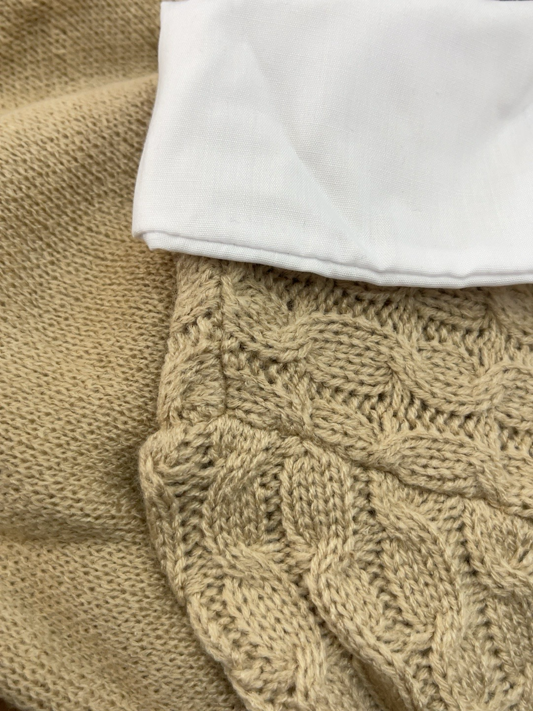 Vestido niña tejido con cuello blanco