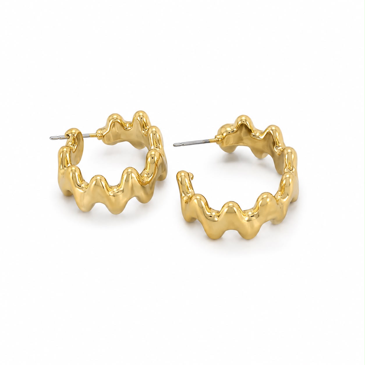 Aretes Arracadas Doradas Onduladas ✨