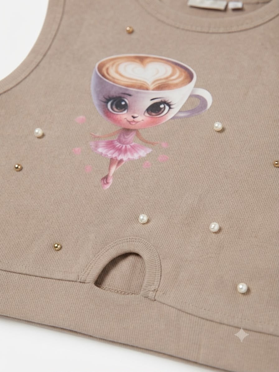 Blusa niña beige sin mangas con estampado moderno