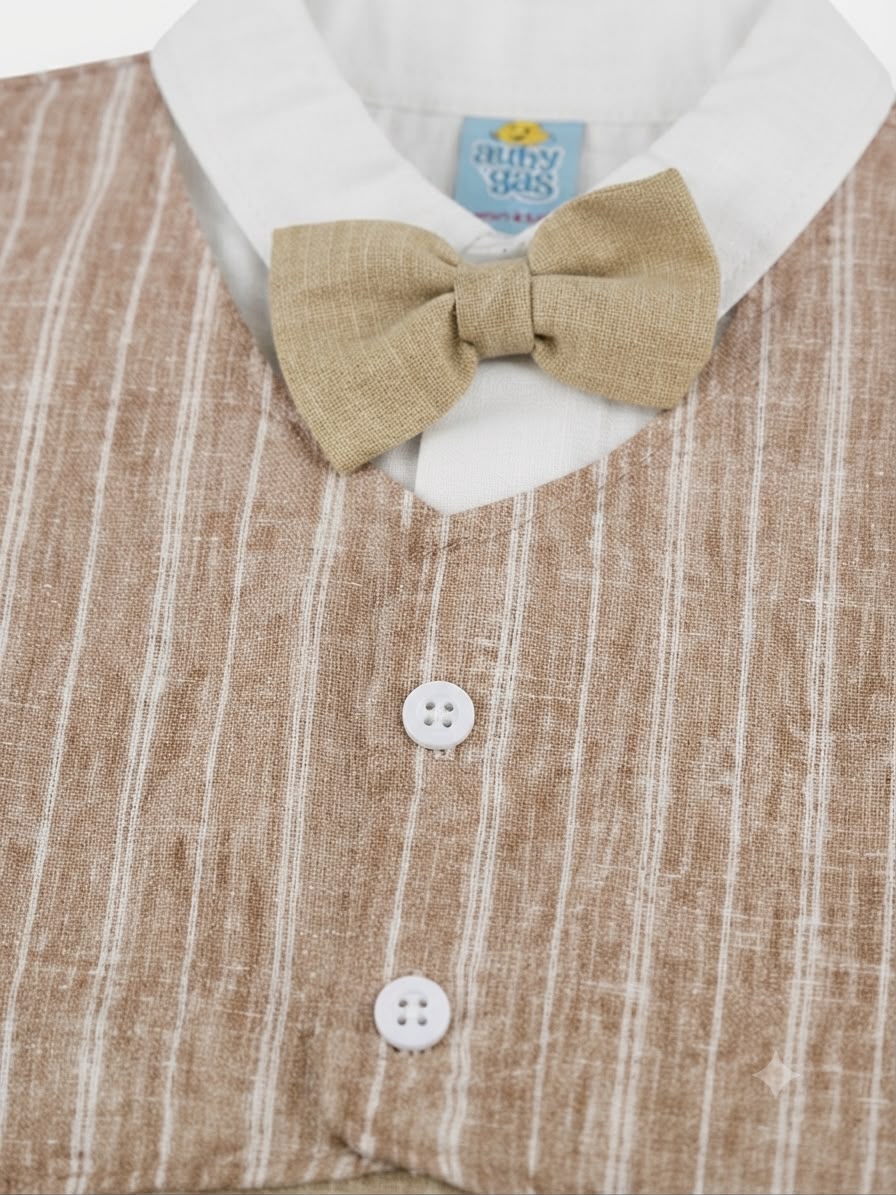 Set niño con chaleco y moño beige