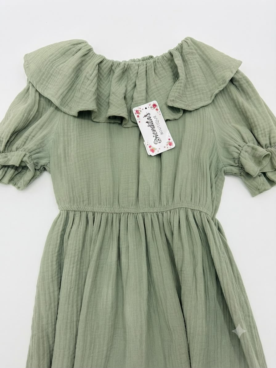 Vestido niña verde olivo con cuello de olan