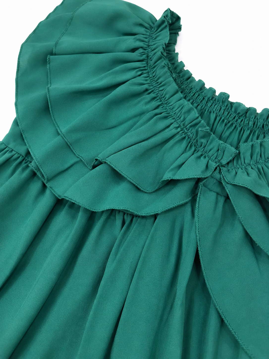 💚 Vestido dama verde con olanes y caÃda fluida 💚
