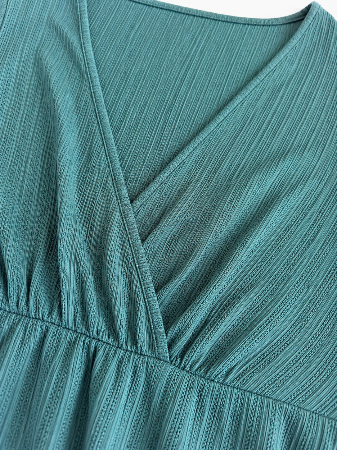 Blusa Dama Verde Jade Texturizada con Escote Cruzado