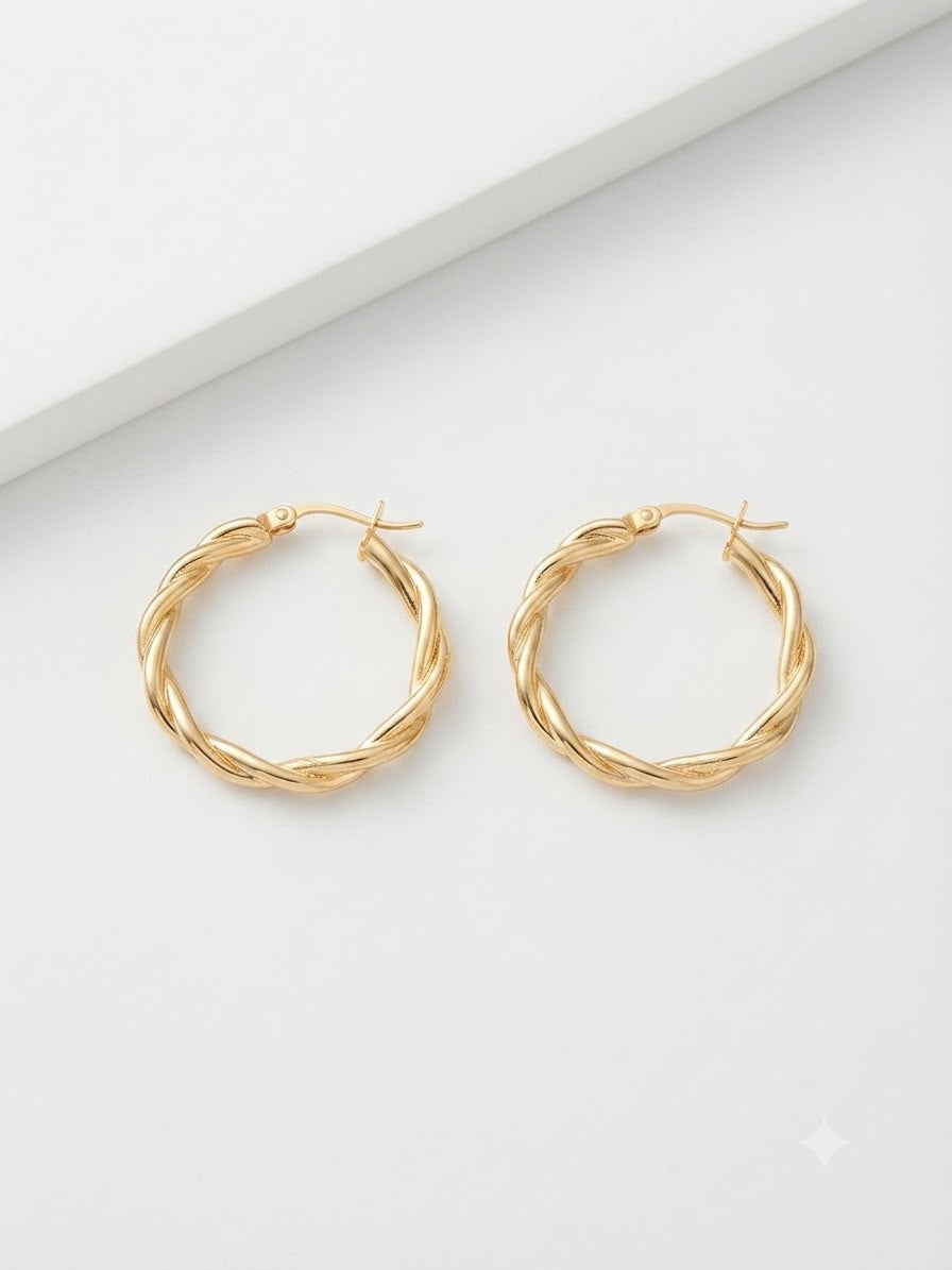 Aretes de Aro Trenzado Dorados – Elegancia Clásica con un Toque Moderno