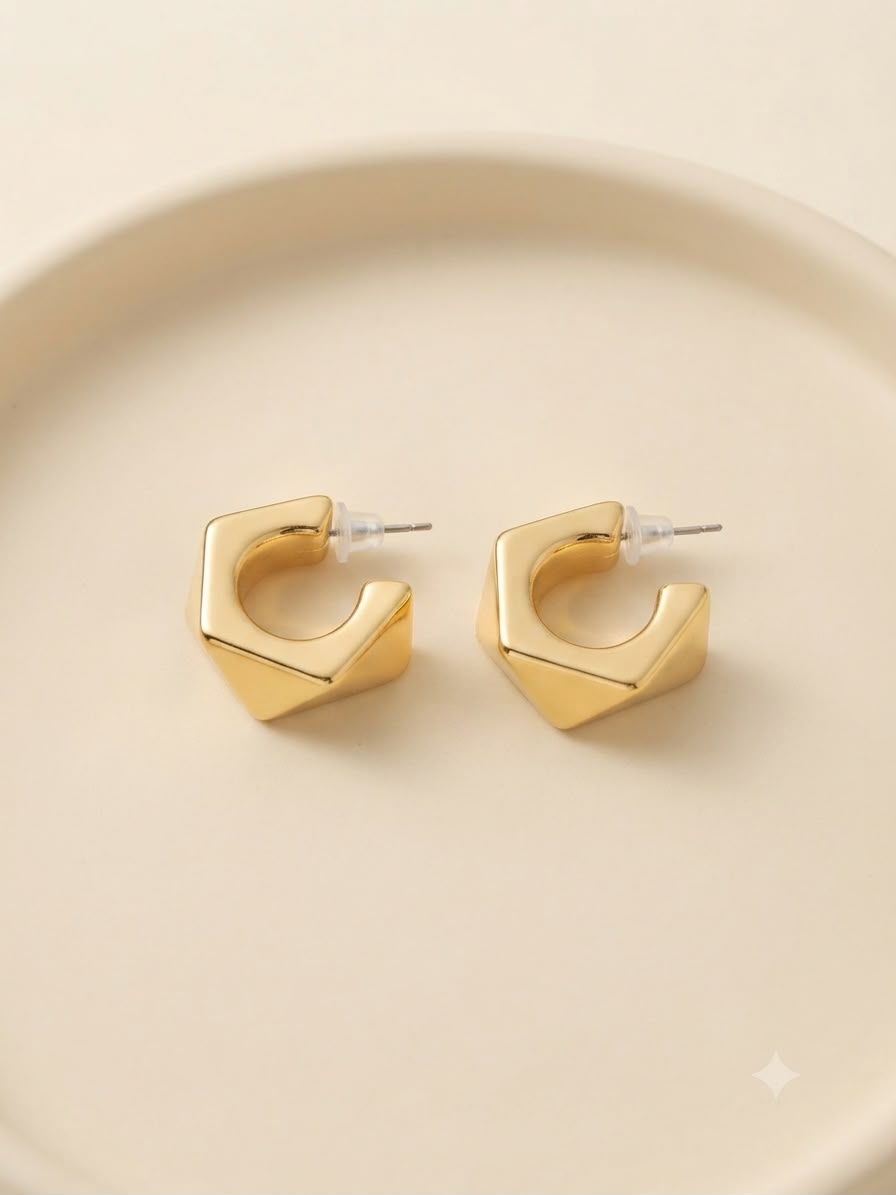Aretes Geométricos Dorados ✨