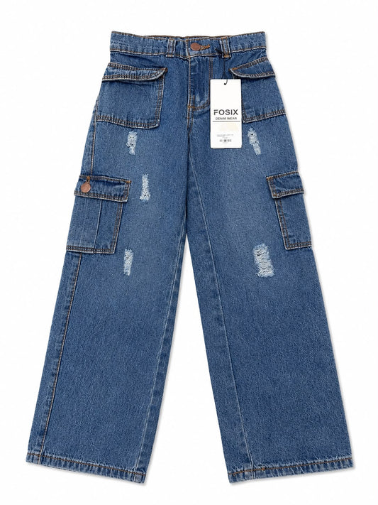 Pantalón niña cargo de mezclilla detalles desgastados