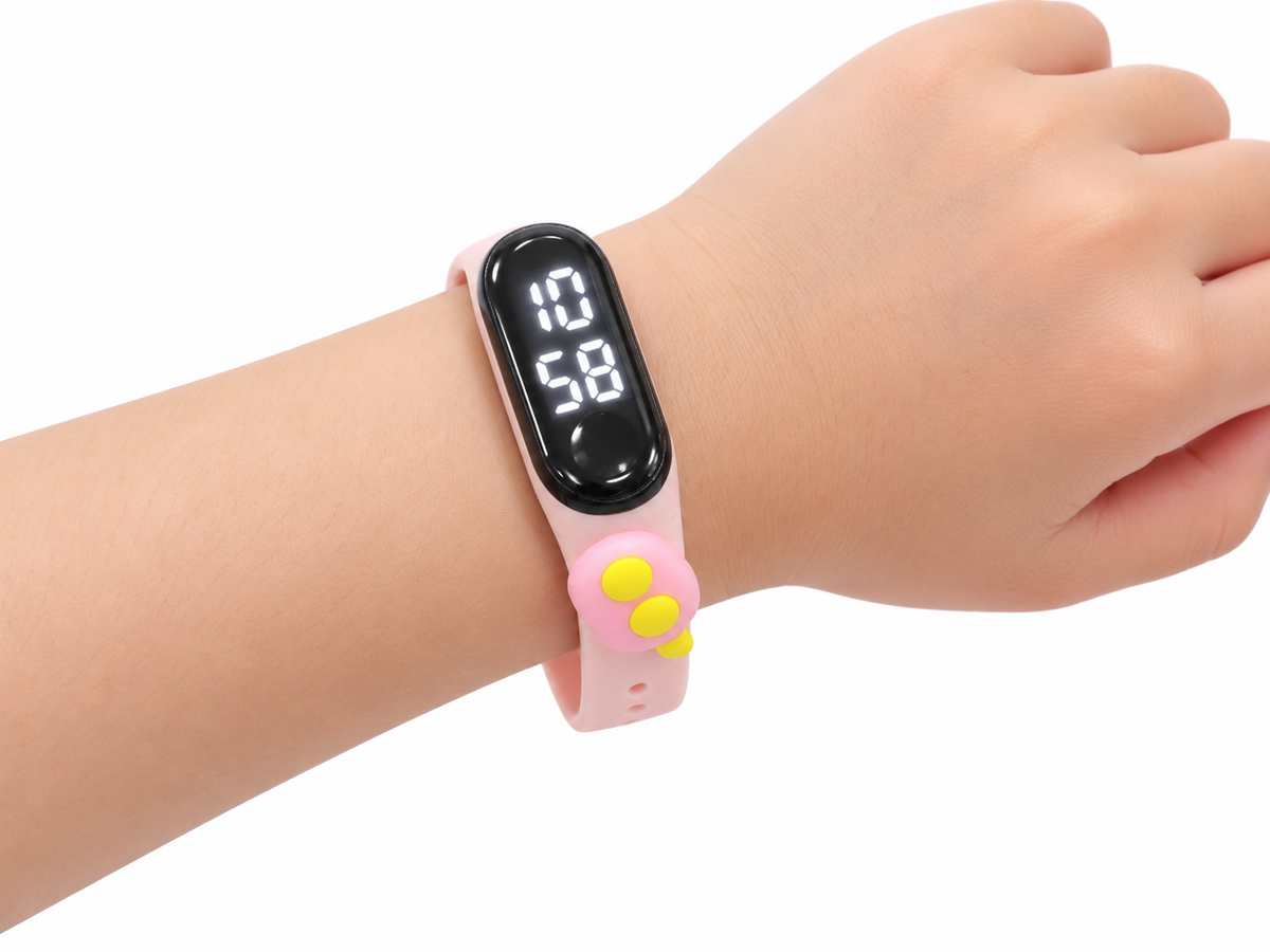 Reloj infantil digital rosa pastel con figurita ovalada de detalles amarillos 💗⌚