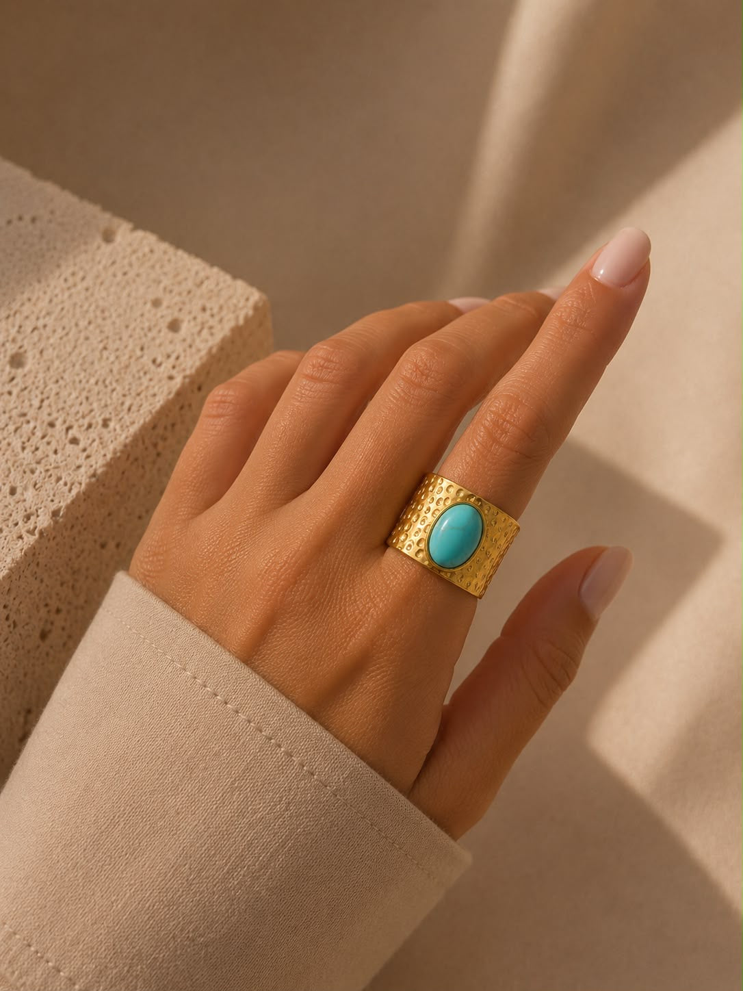 Anillo Da dorado con piedra turquesa diseño