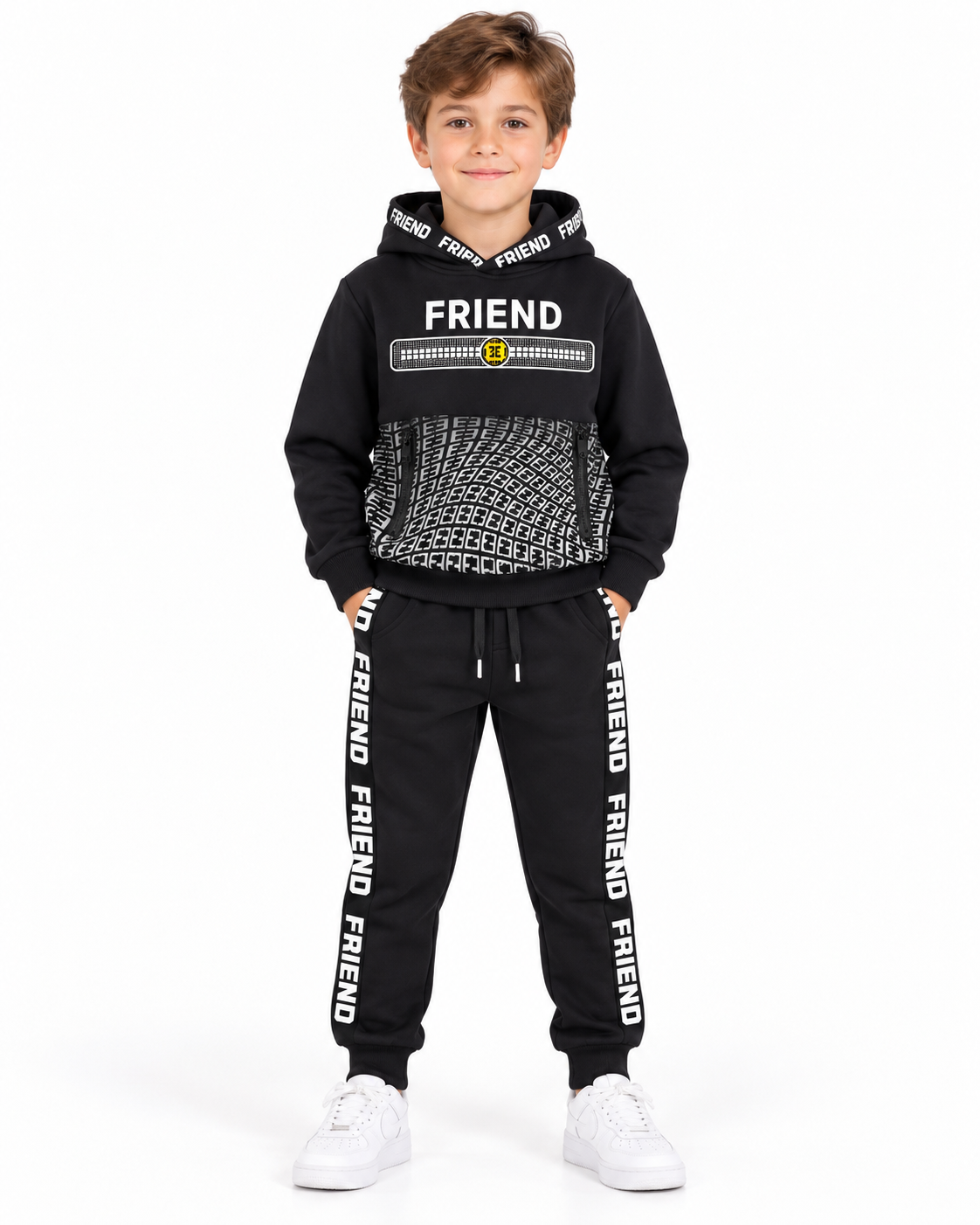 Set niño deportivo negro con estampado y detalles en contraste