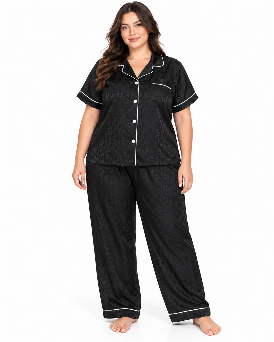 Pijama dama satinada negra con estampado animal print
