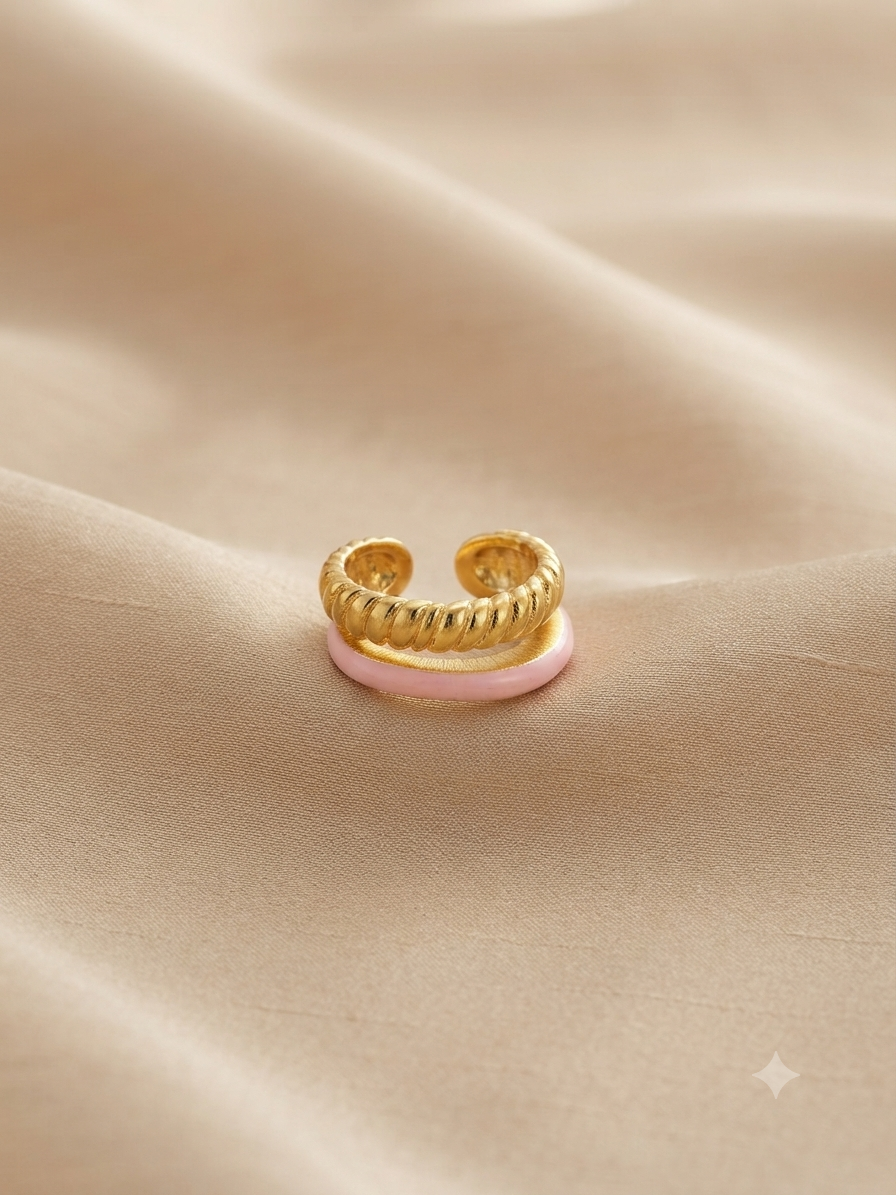 ✨ Anillo dama dorado con detalle rosa