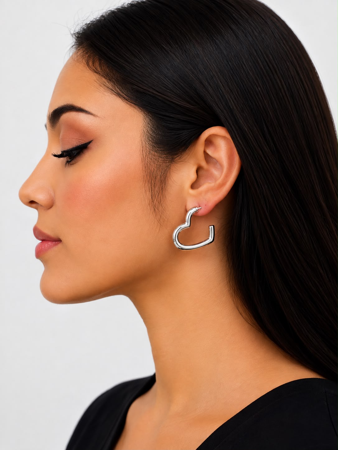 Aretes corazón plateado romántico
