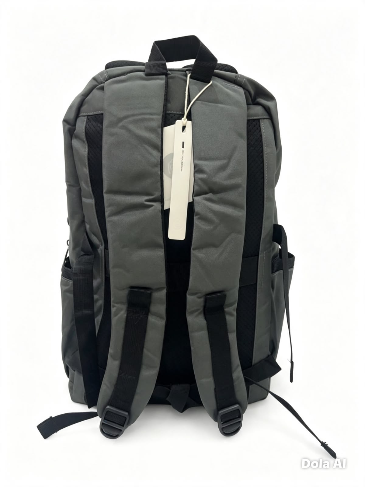 Mochila juvenil gris con diseño urbano