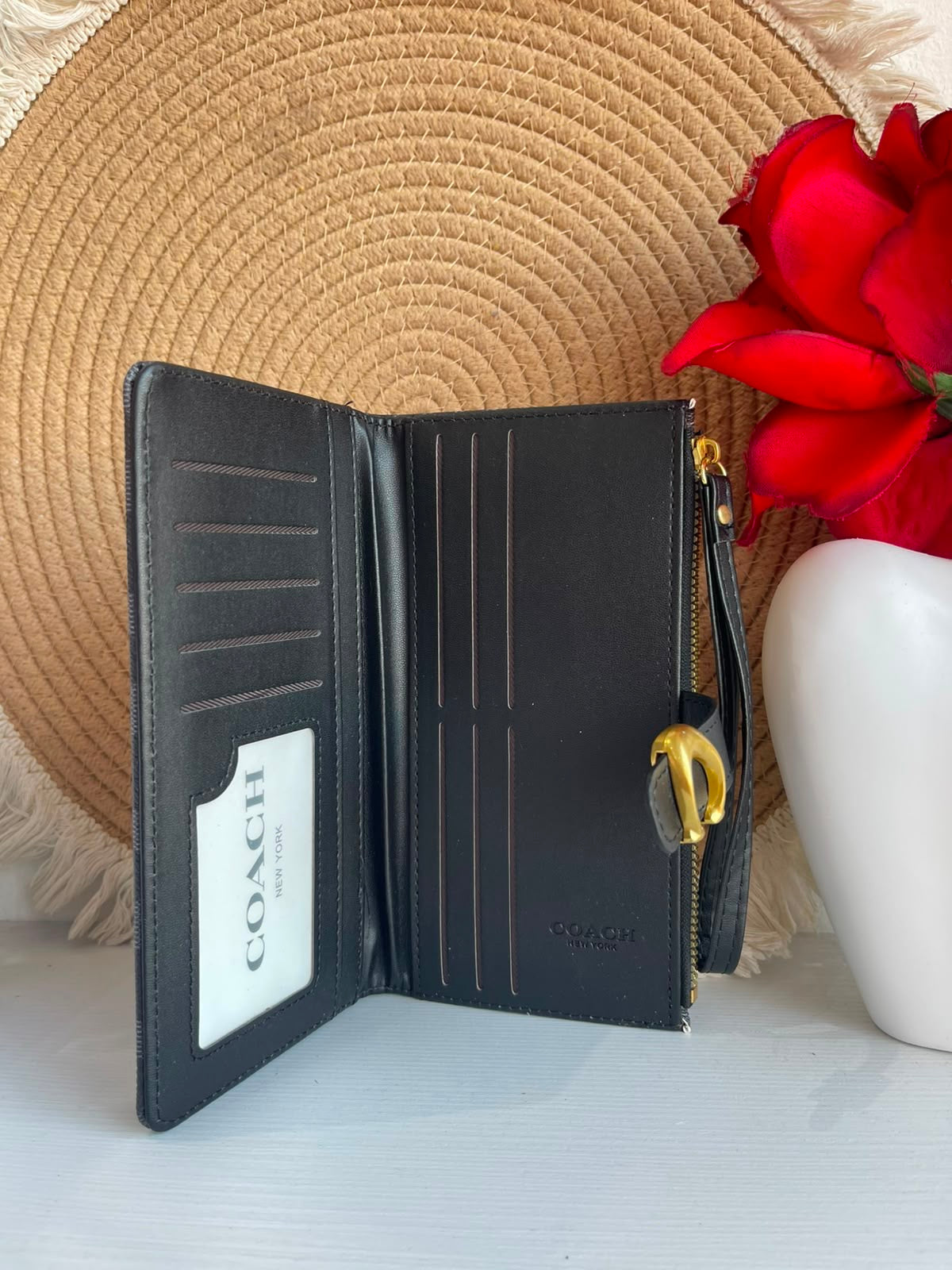 Cartera Dama negro monograma herrajes dorados