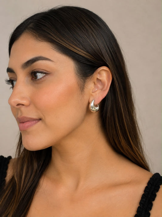 Aretes Gota plateados minimalistas