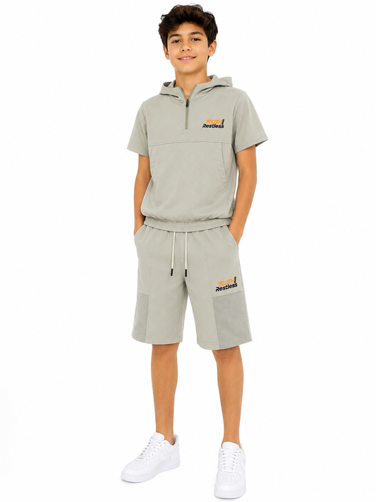Set niño deportivo con capucha y short