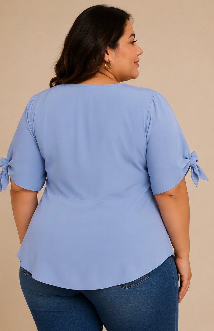 Blusa Dama Azul Cielo con Detalle Perlado y Manga con Lazo