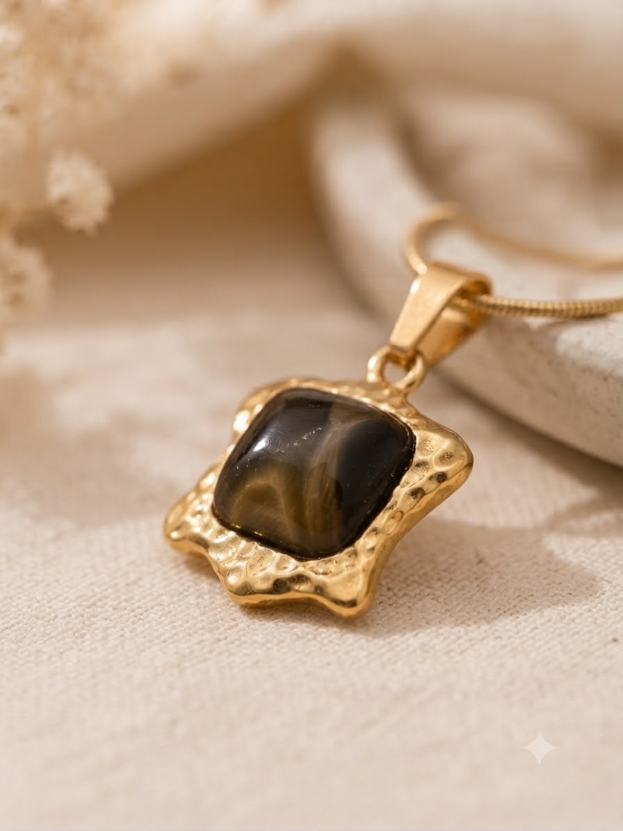 Collar accesorio dama – Dije flor con piedra negra