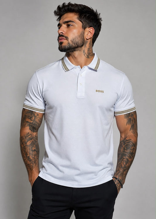 Playera caballero Tipo Polo B@SS Blanca con Detalles Beige