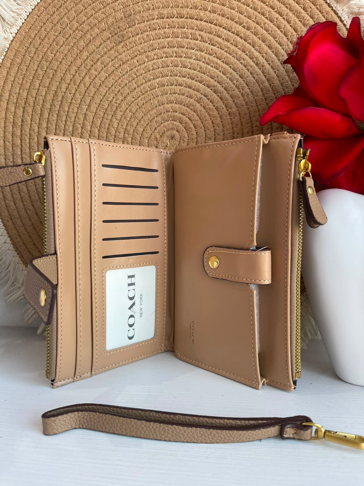 Cartera Dama con correa de mano