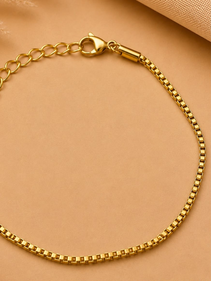 Pulsera Dama cadena fina dorada