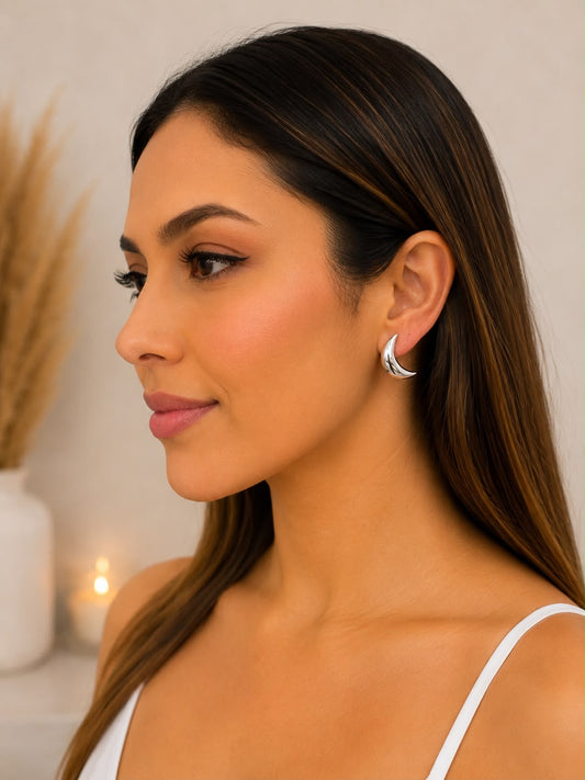Aretes luna plateados minimalistas
