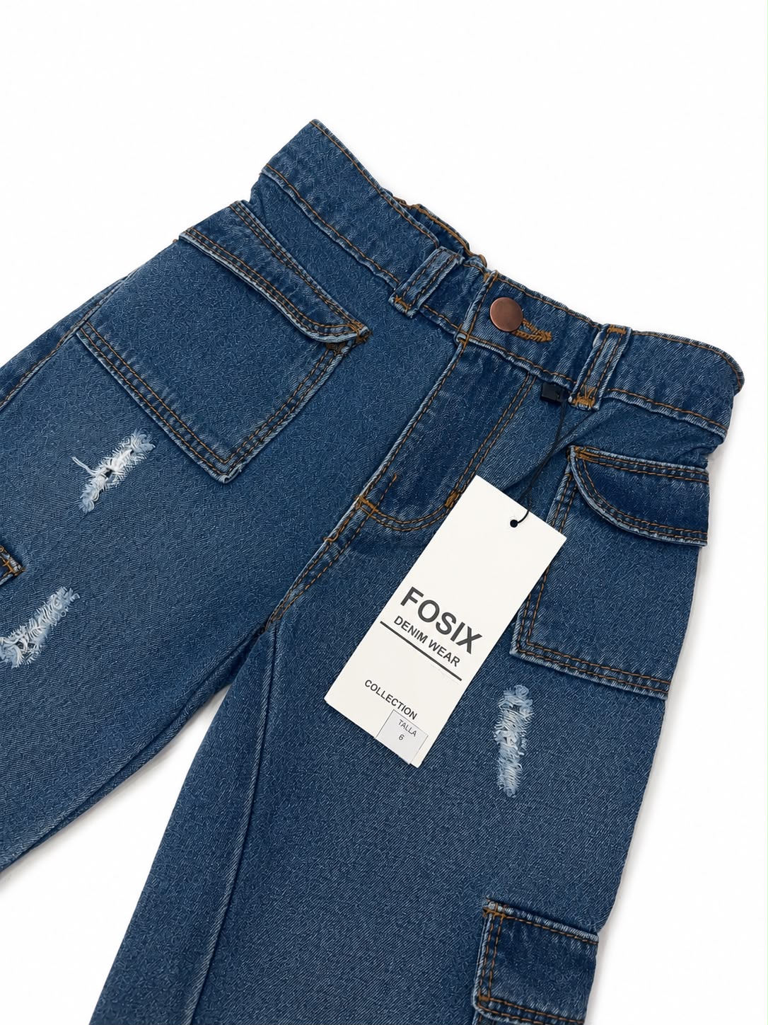 Pantalón niña cargo de mezclilla detalles desgastados