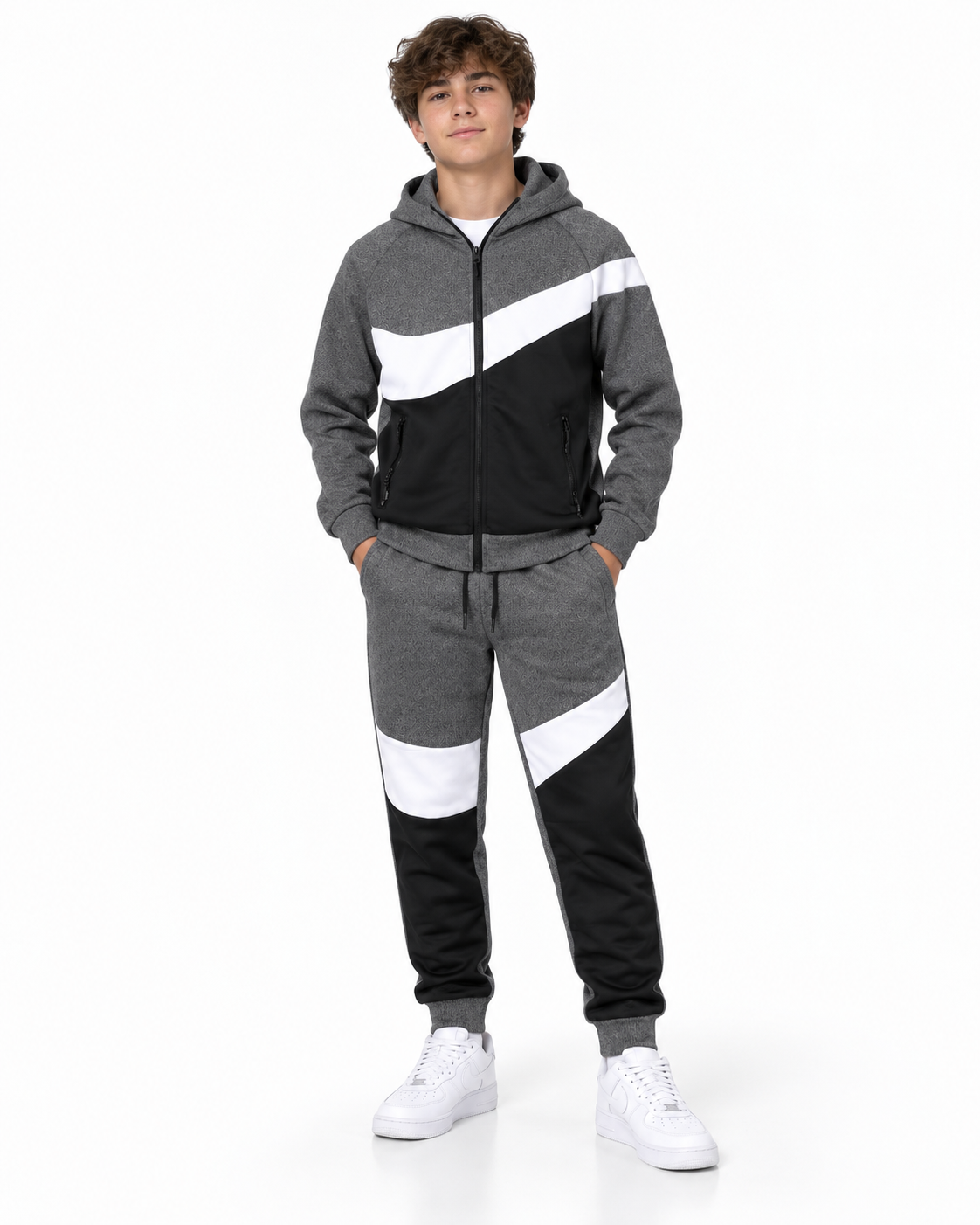 Set niño deportivo con sudadera y pantalón líneas