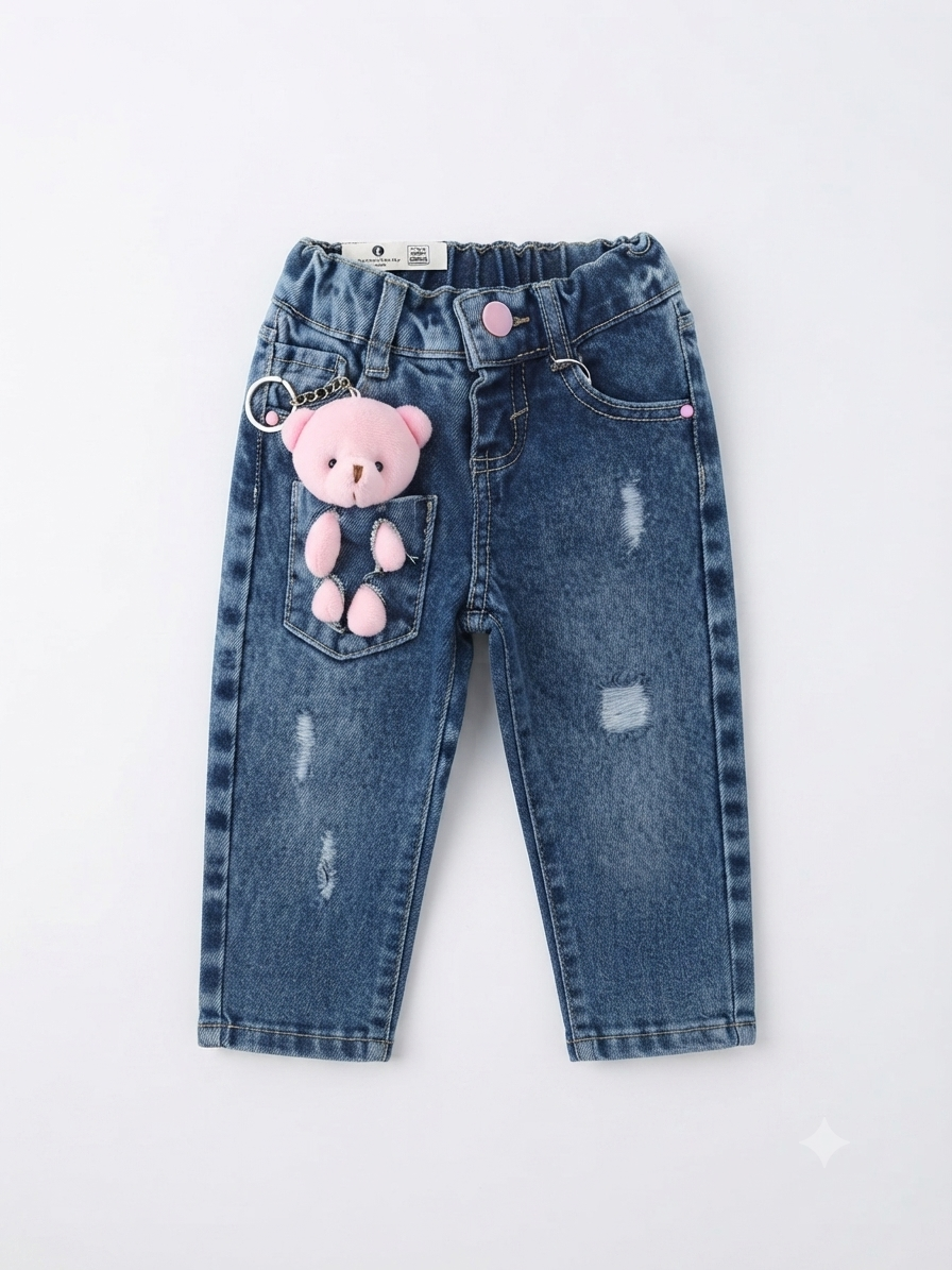 Pantalón niña de mezclilla con llavero de osito rosa
