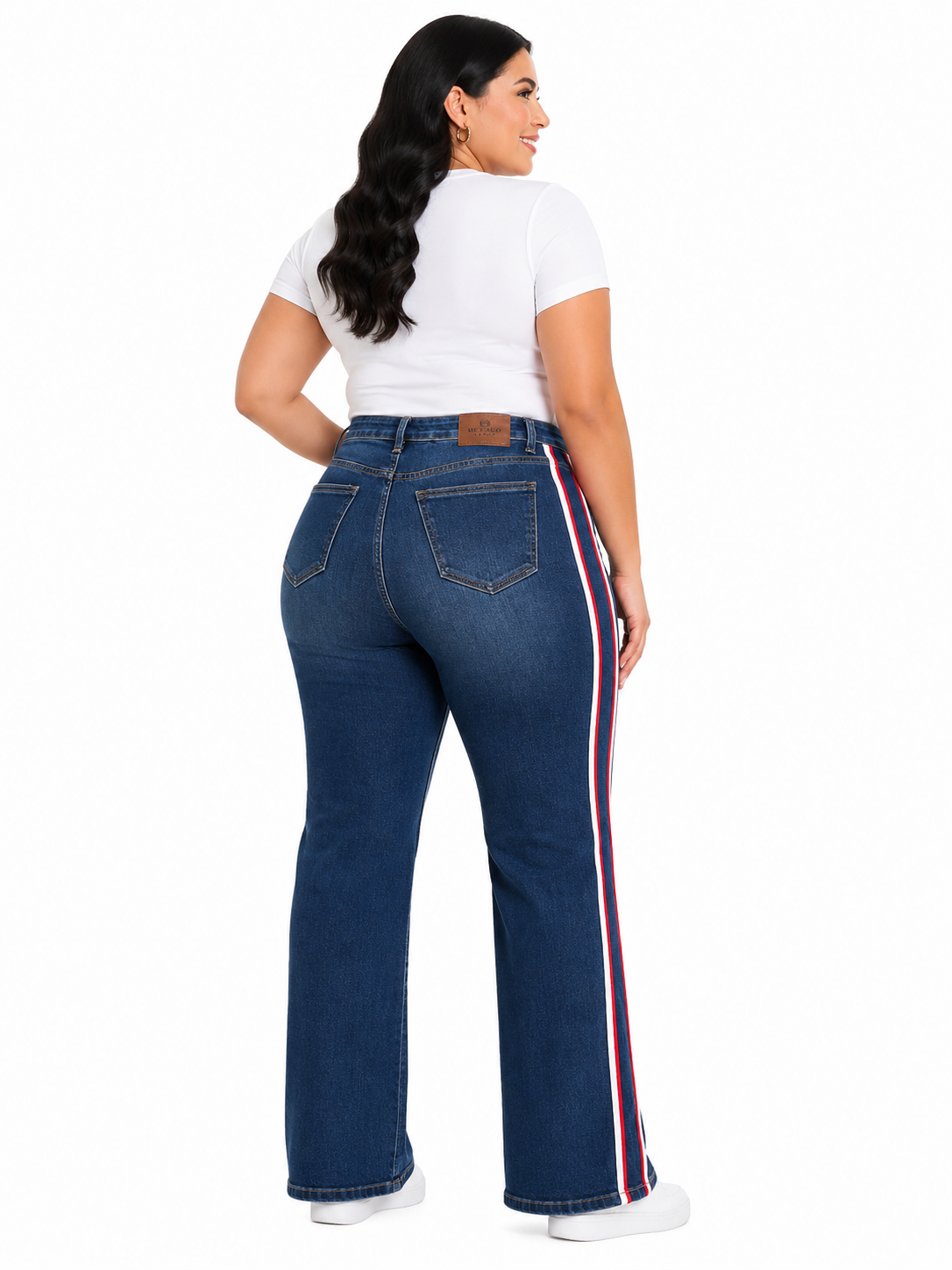 Pantalón dama mezclilla azul medio con líneas laterales tricolor rojo, blanco y azul