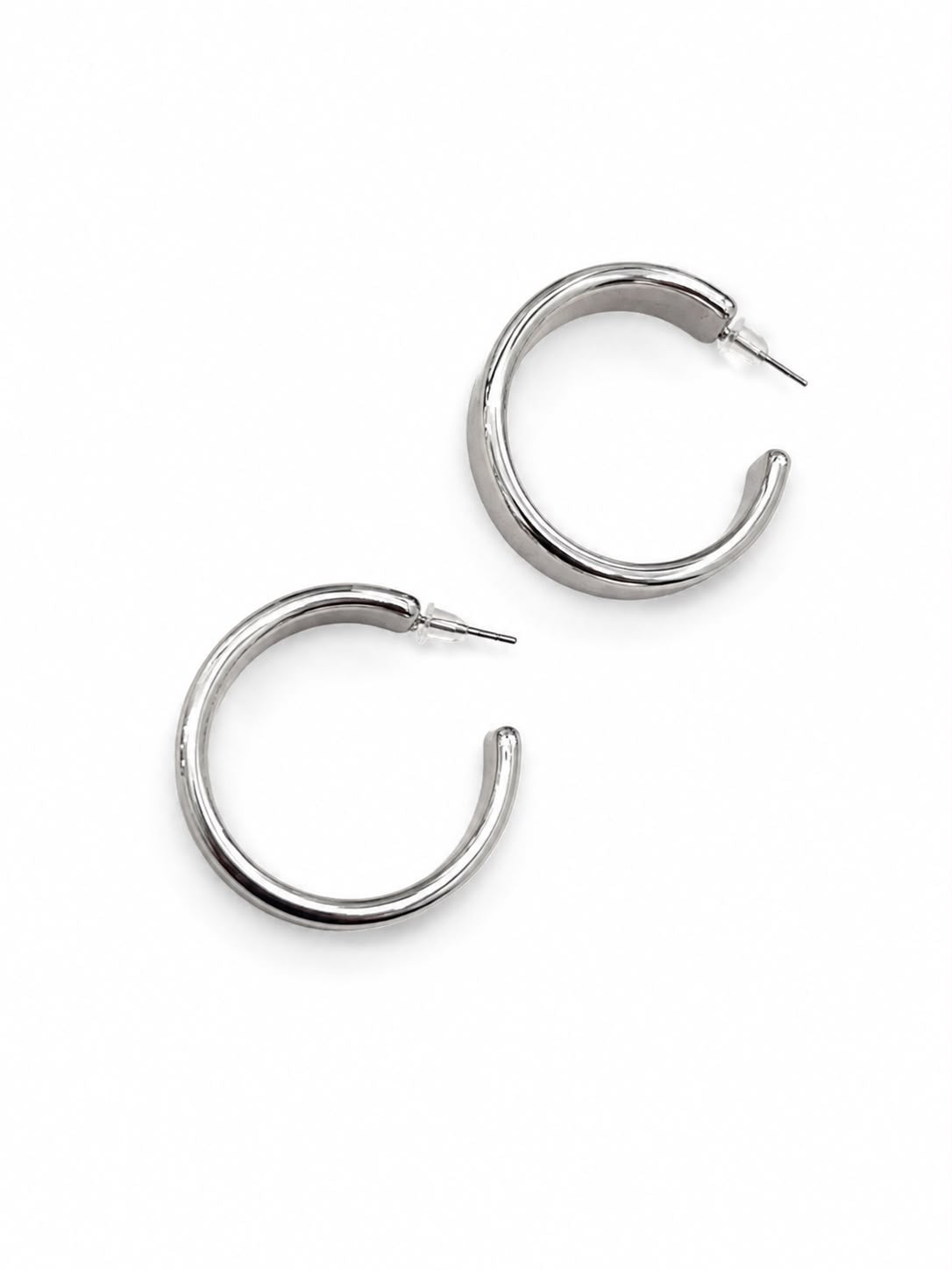Aretes aro clásico plateado liso