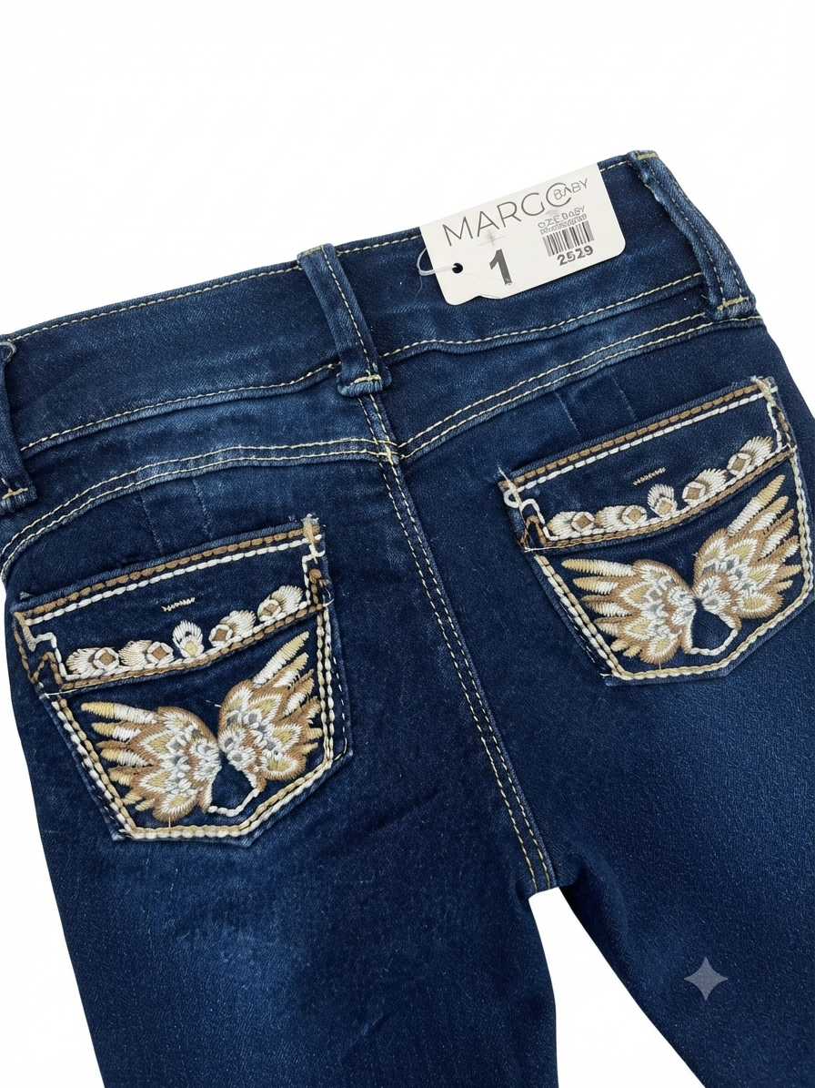 Pantalón niña acampanado de mezclilla con bordado en bolsas