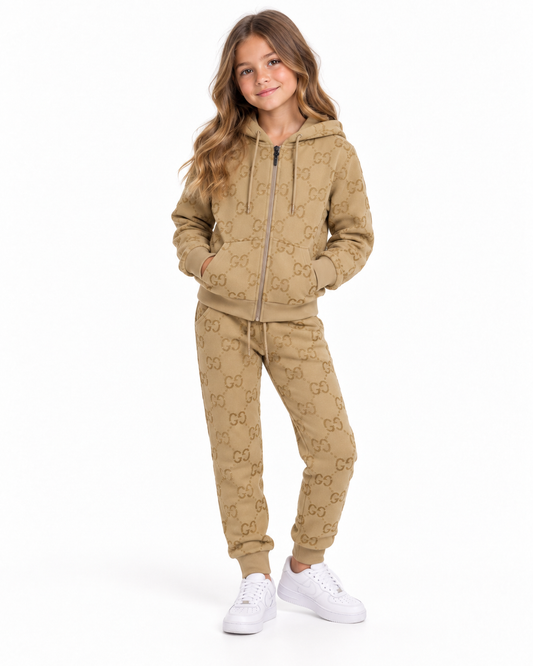 Set niña deportivo beige con monograma 🤎✨