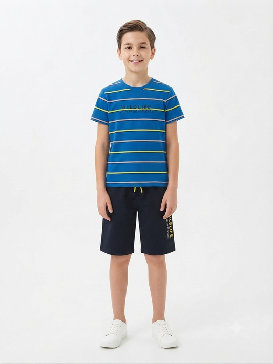 Set niño playera rayada con short deportivo