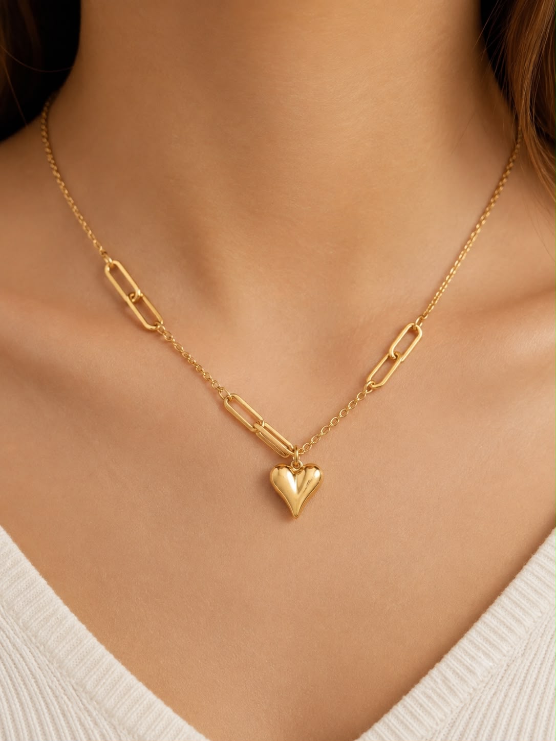 Collar accesorio dama con dije de corazón dorado