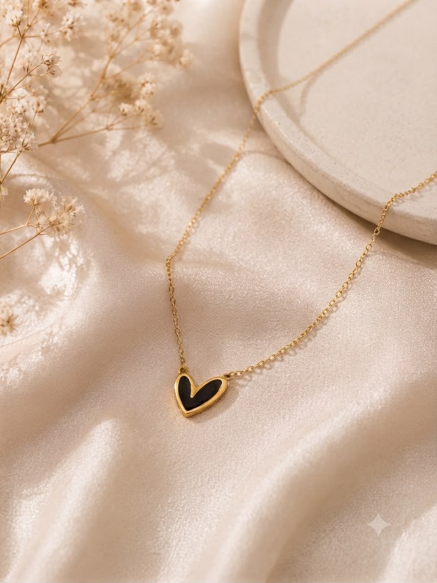 Collar accesorio dama – Corazón negro