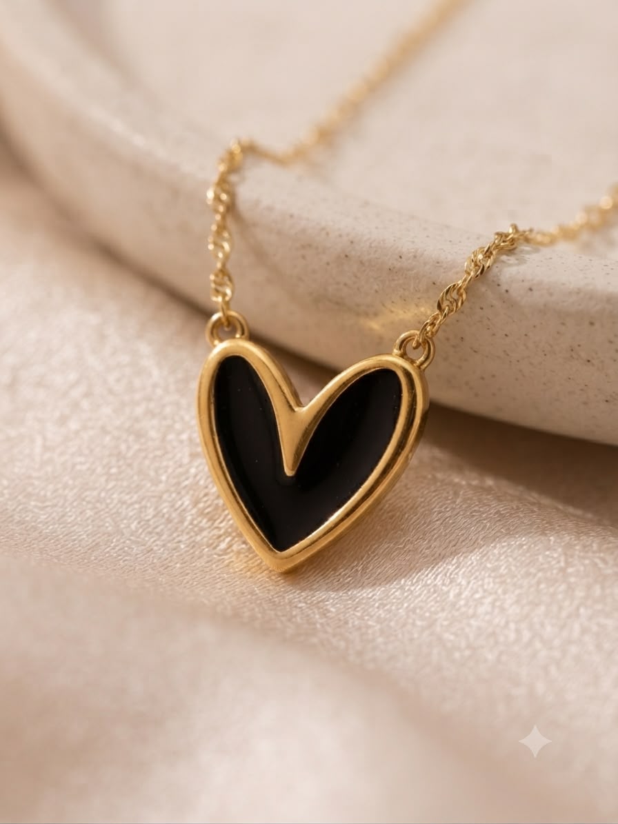 Collar accesorio dama – Corazón negro