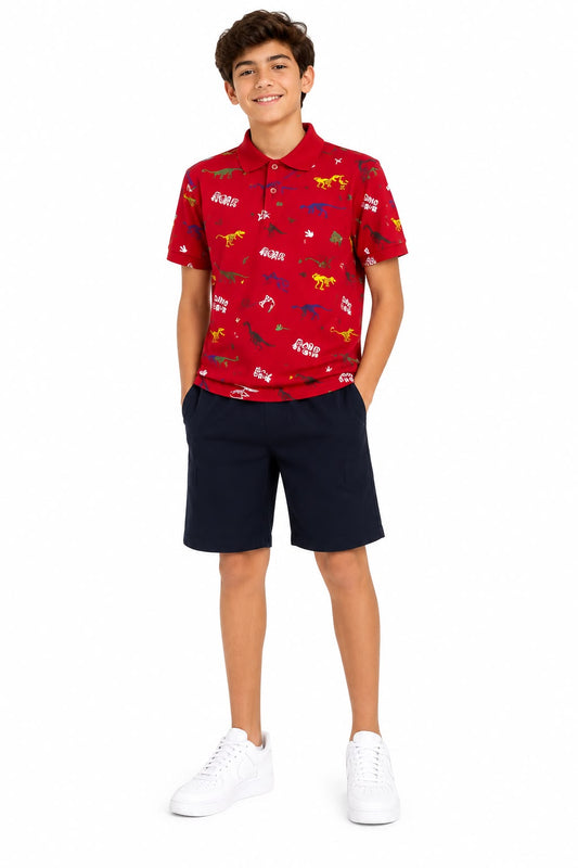 Set niño polo rojo estampado de dinosaurios con short azul marino