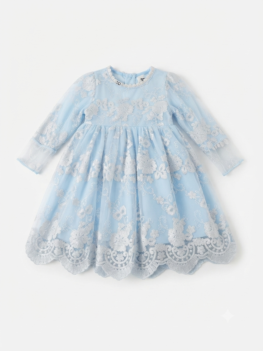 Vestido niña azul cielo de tul con encaje bordado