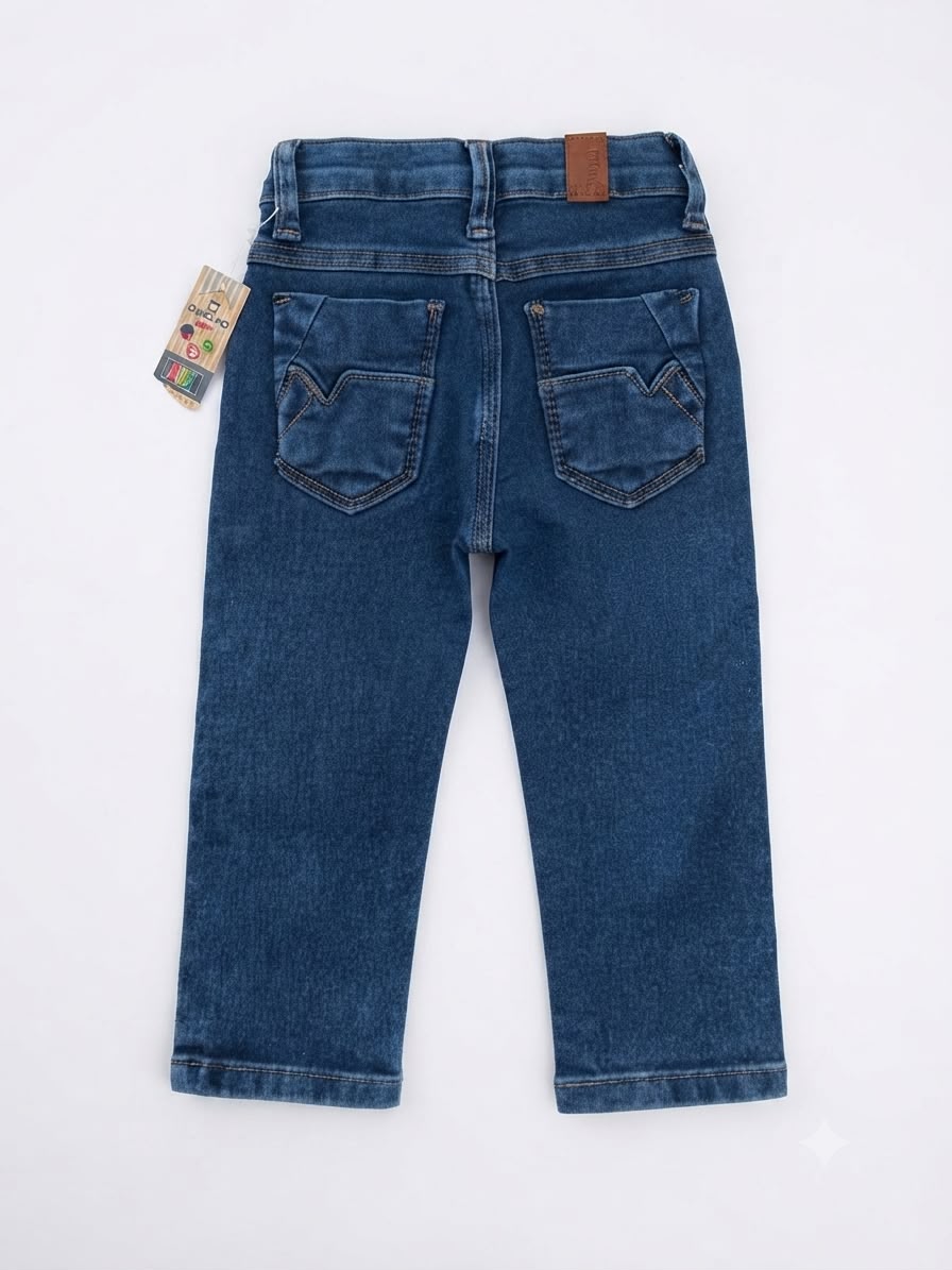 Pantalón niño mezclilla slim fit con efecto deslavado
