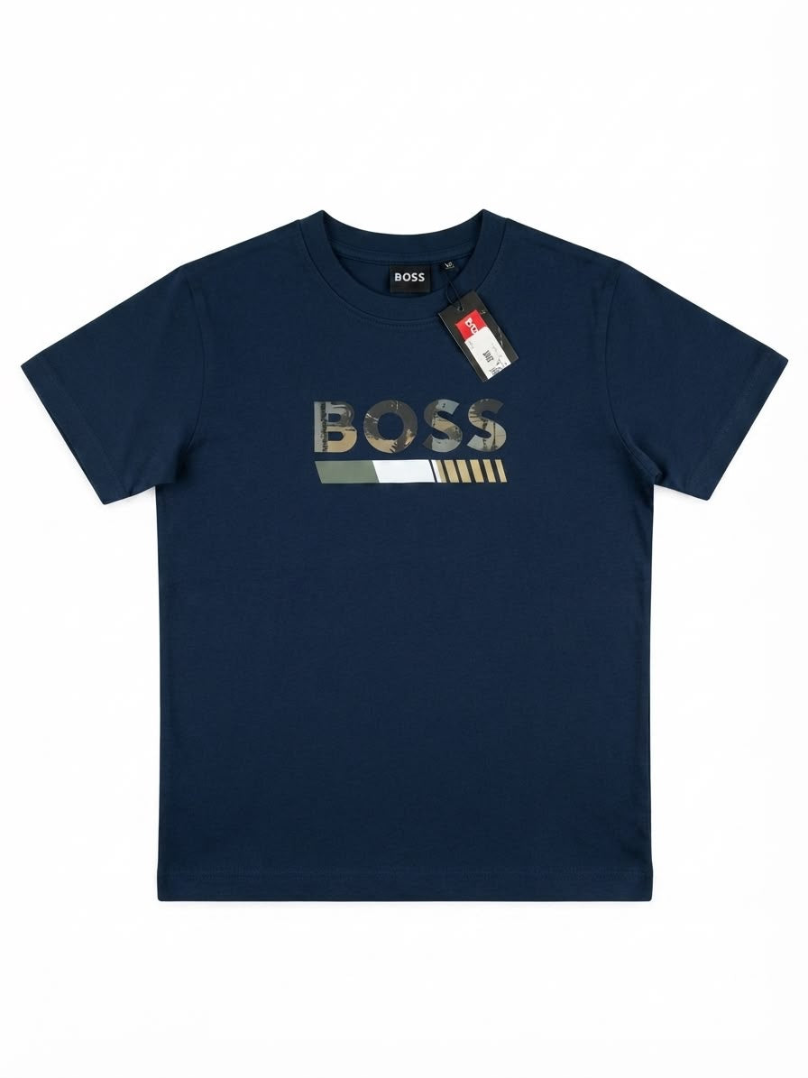 Playera niño cuello redondo color azul marino con estampado frontal