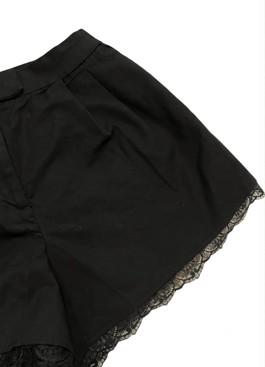 Short Dama Negro con Encaje en Bastilla