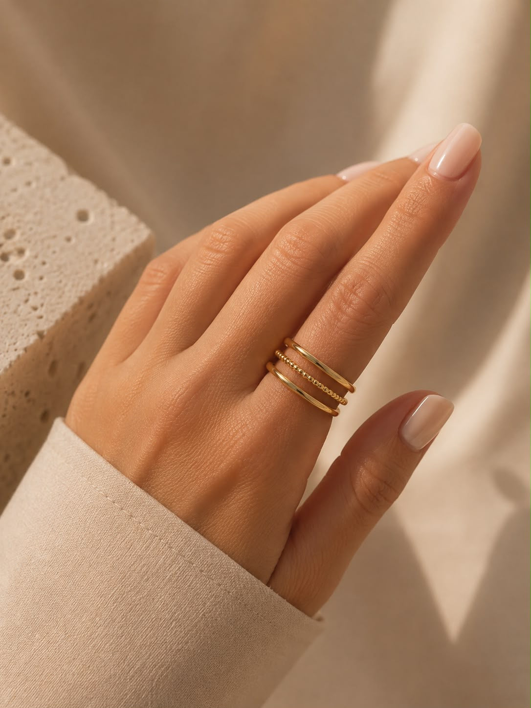 Anillo Dama dorado diseño de triple línea