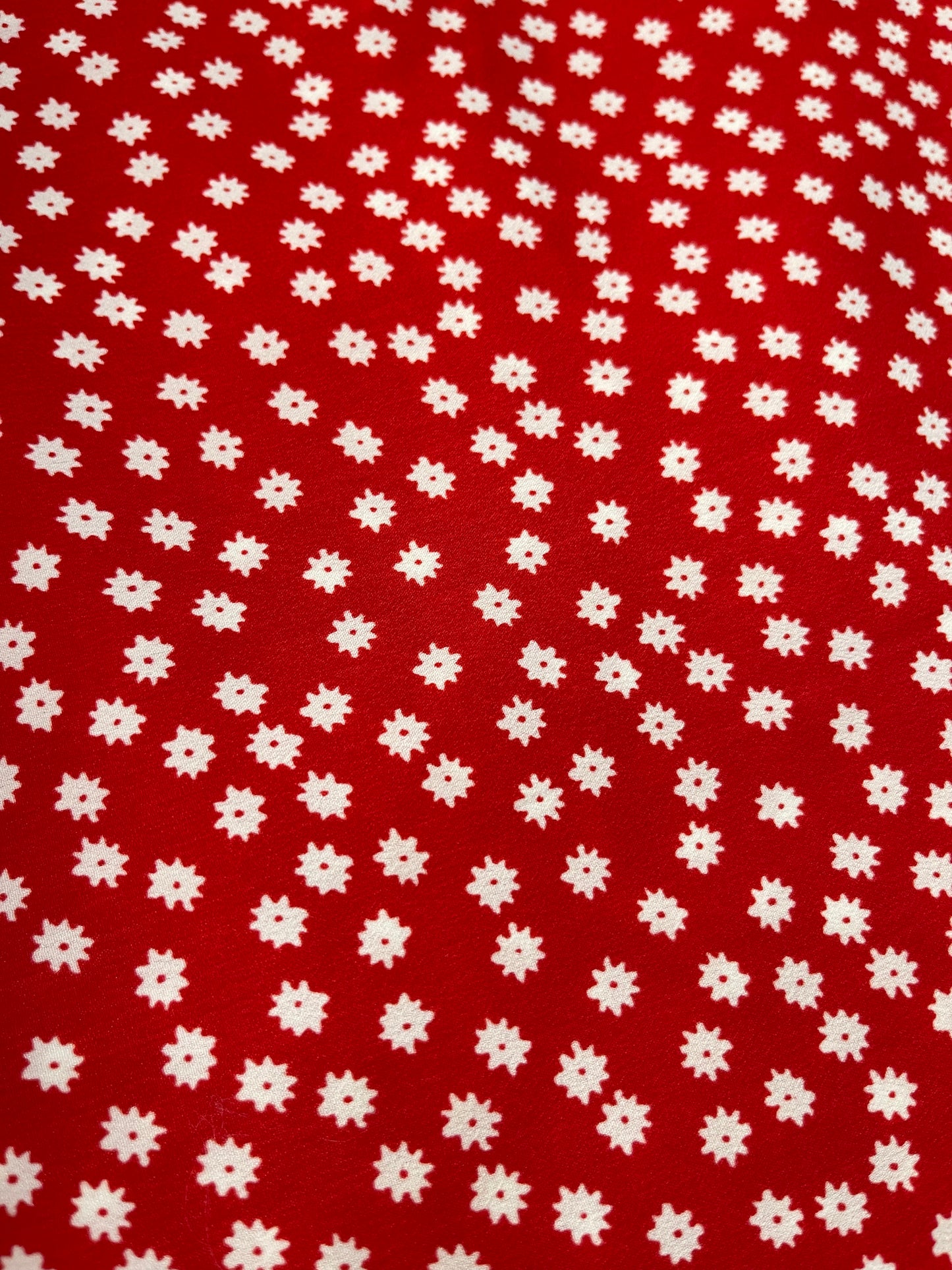 Blusa dama OFERTA manga larga estampada roja con flores blancas