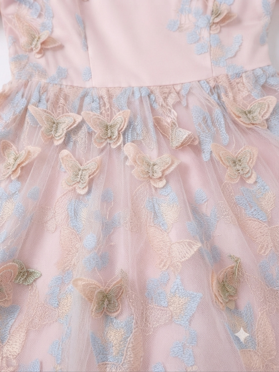 Vestido niña de tul con mariposas bordadas y mangas de tul
