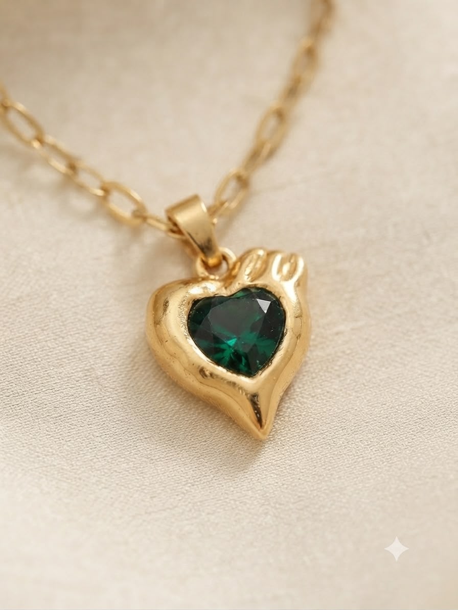 Collar dama corazón verde esmeralda dorado