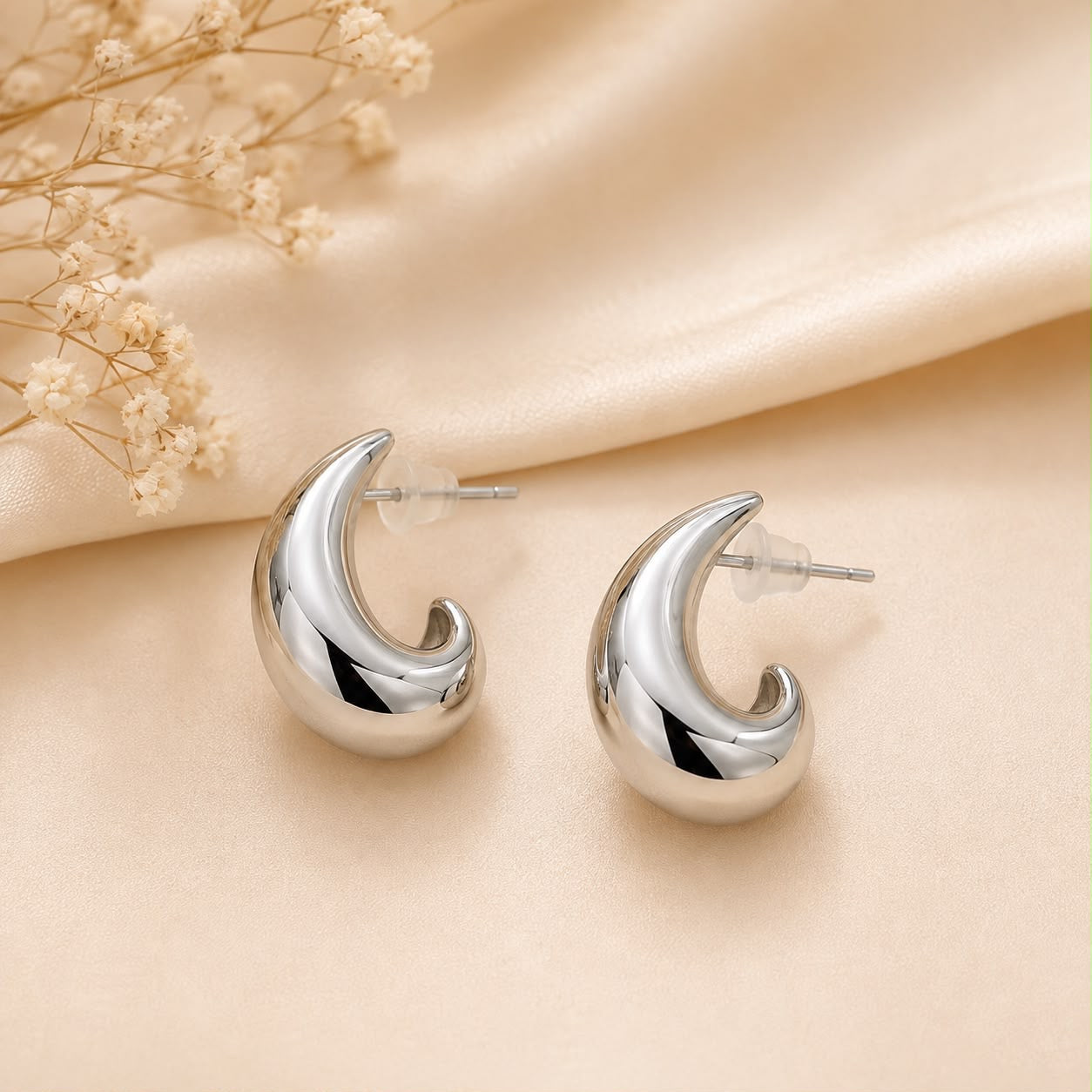 Aretes Gota plateados minimalistas