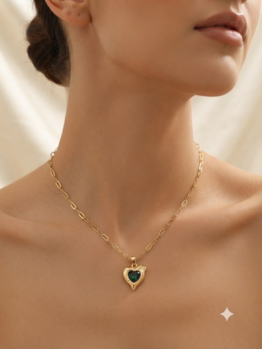 Collar dama corazón verde esmeralda dorado