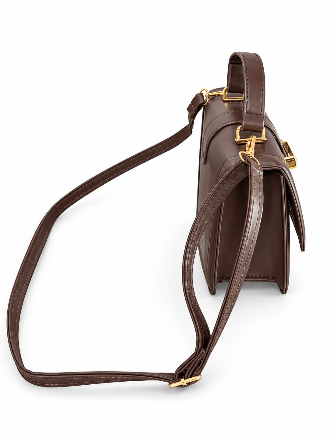 Bolsa dama con diseño estructurado y herrajes dorados